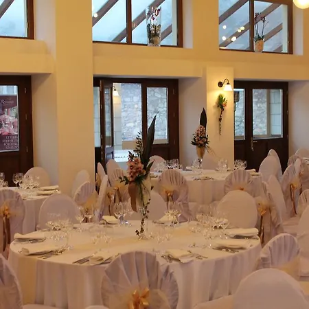 Madi Kuria מלון 3*