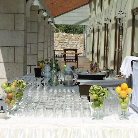 Madi Kuria מלון Mád