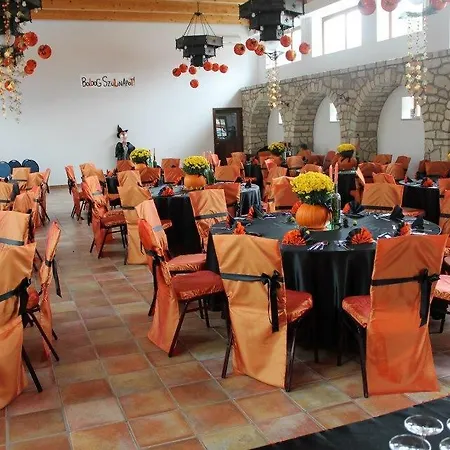 Madi Kuria מלון 3*