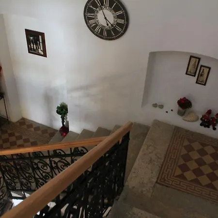 מלון Madi Kuria 3*