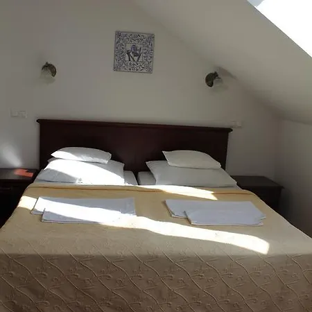 Madi Kuria מלון Mád